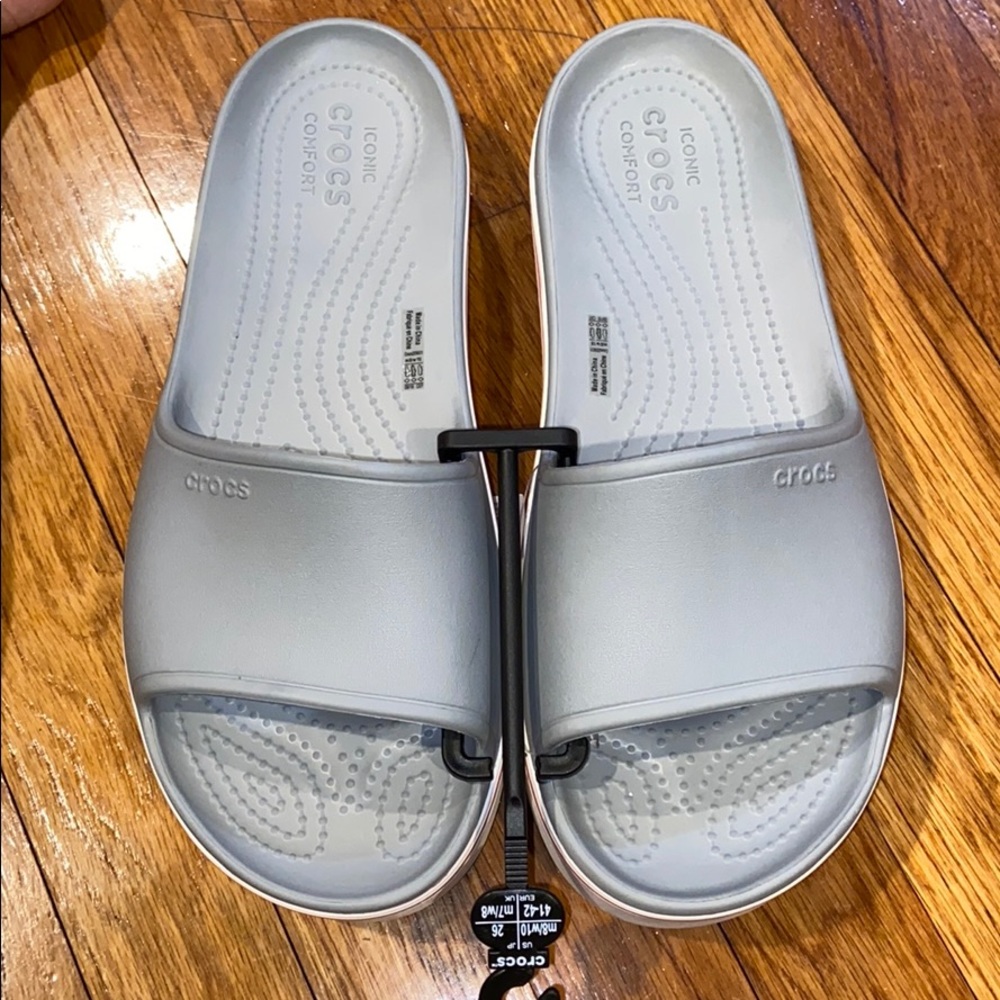 Brand new: UNISEX iconic comfort crocs